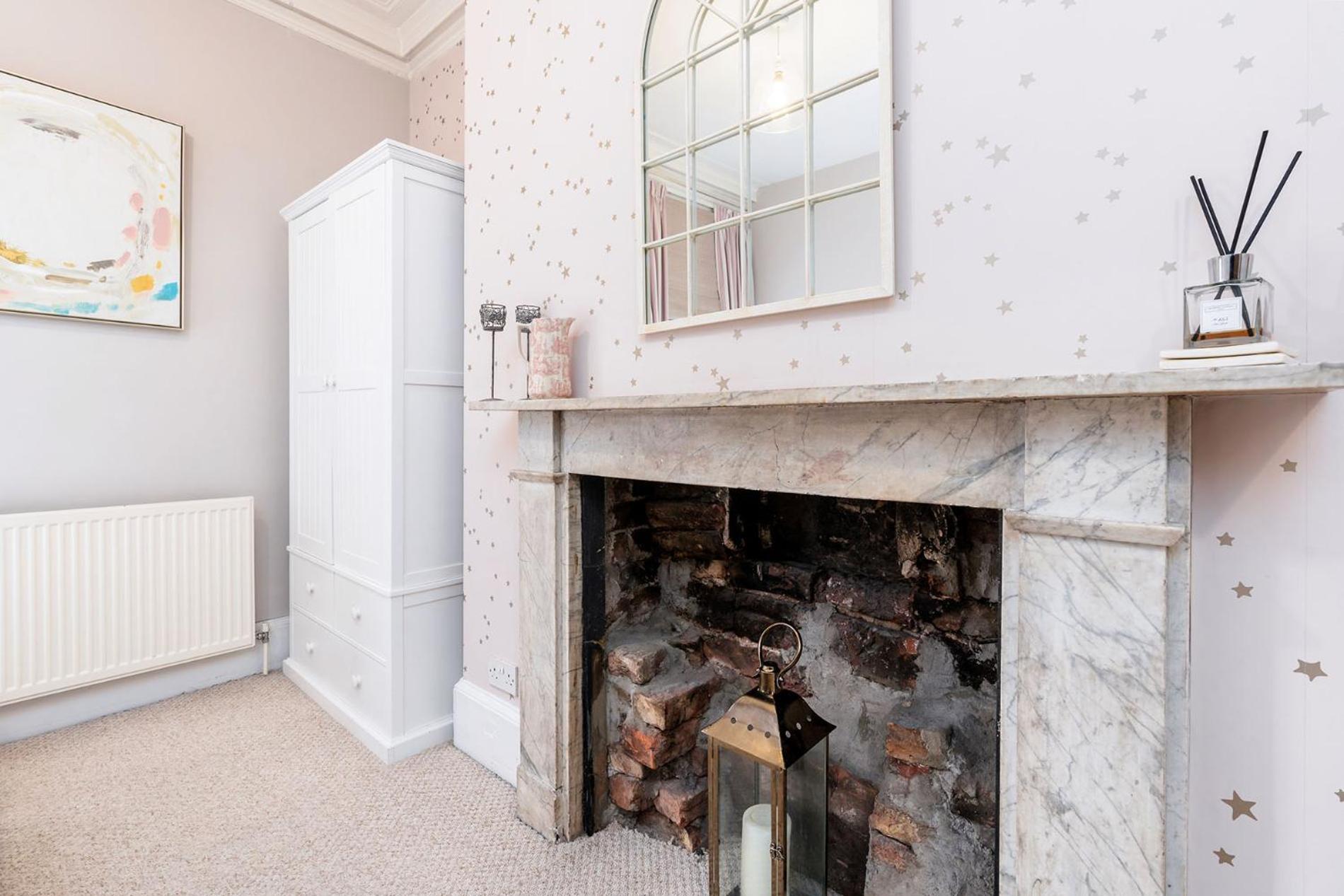 Luxury Victorian Town House - With Parking. * York