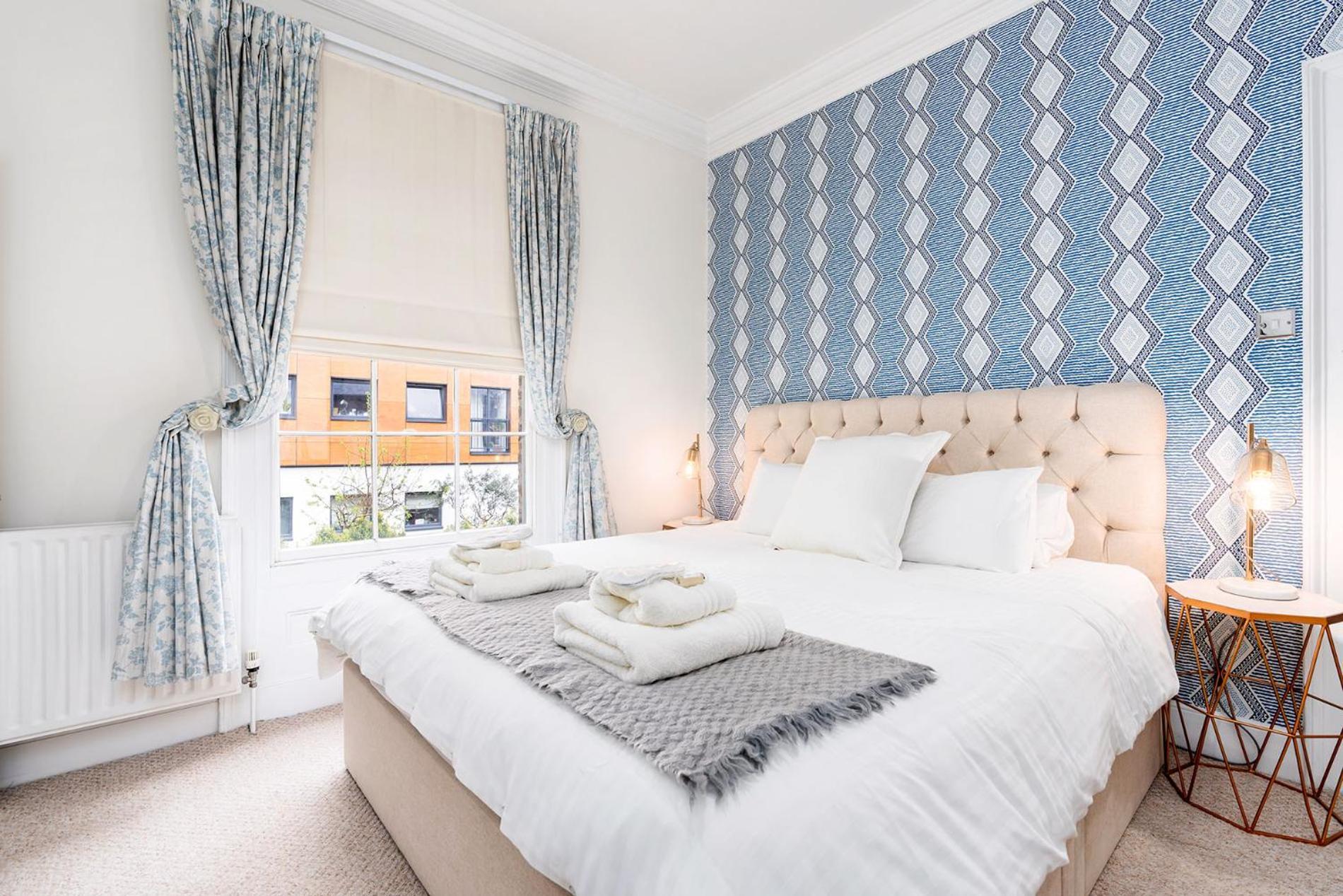 Luxury Victorian Town House - With Parking. York